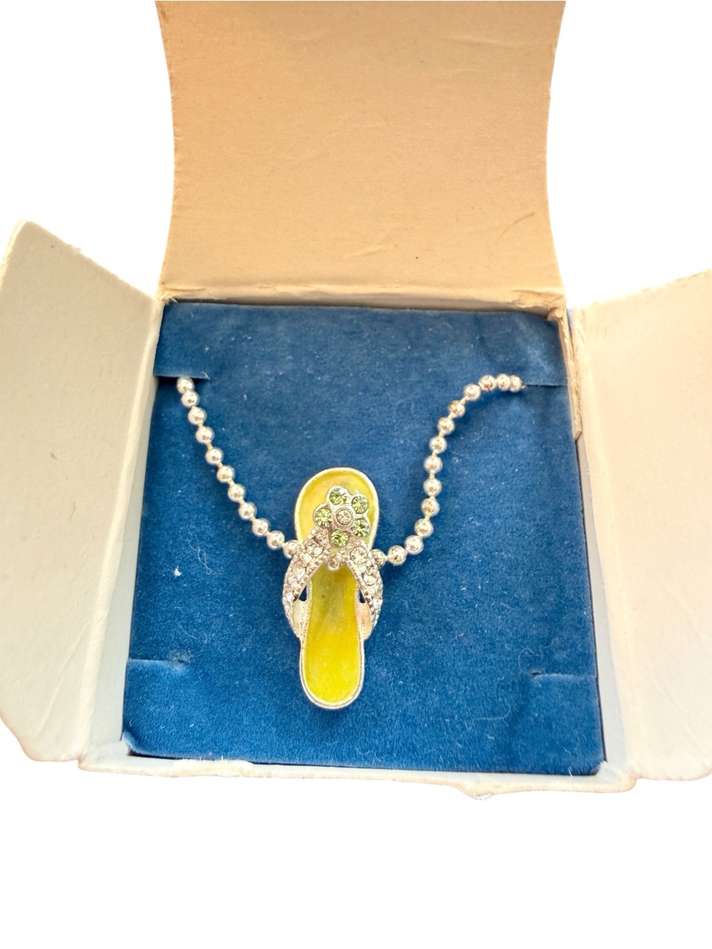 Y2K Avon Flip Flop Necklace August Birthstone Green Rhinestone 2007 NIB